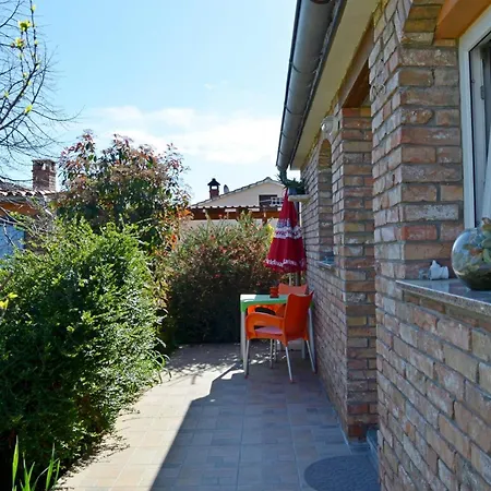 Apartman With A Parking Space Stinjan, - 20693