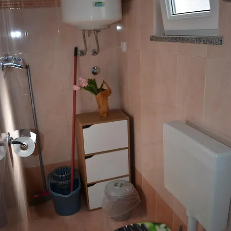 Apartman With A Parking Space Stinjan, - 20693 *